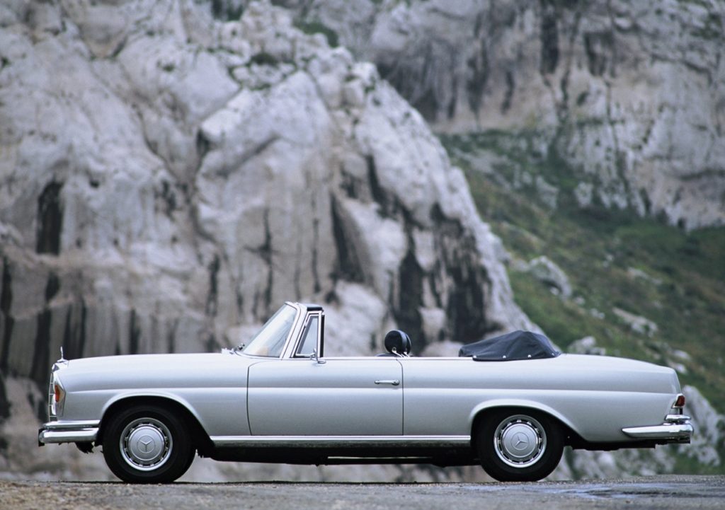 2 Mercedes-Benz-280_SE_3.5_Cabriolet-1969