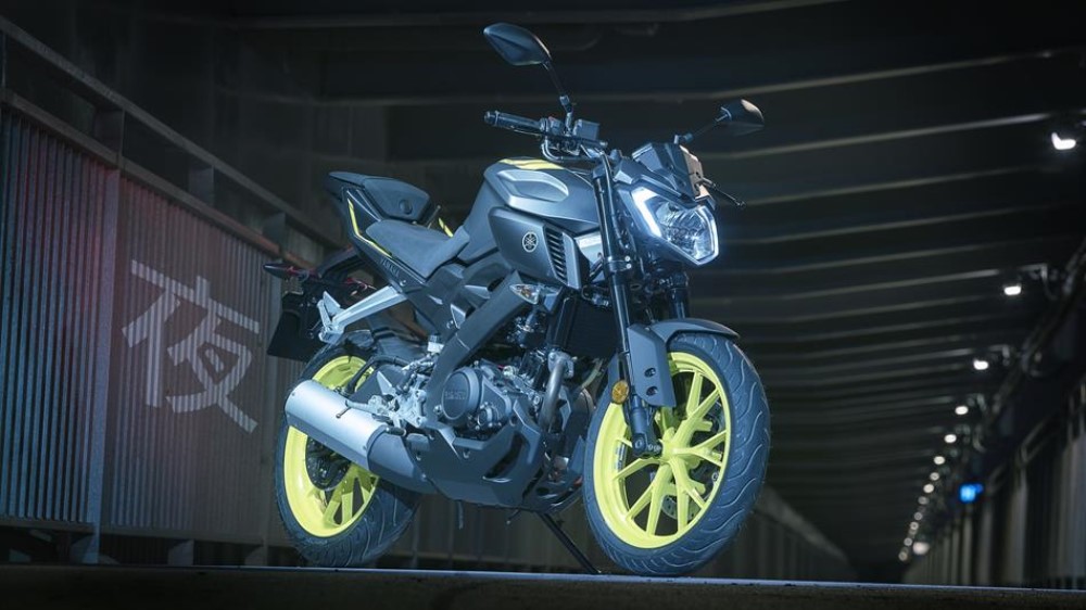 2018-yamaha-mt-125-eu-night-fluo-static-001