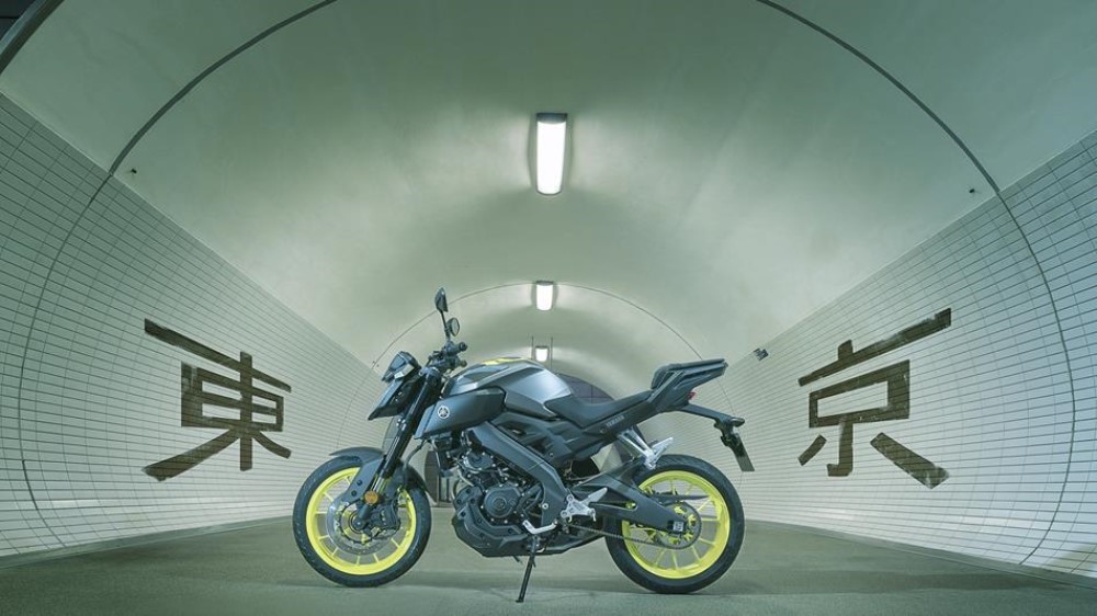 2018-yamaha-mt-125-eu-night-fluo-static-002