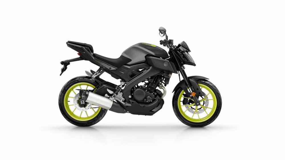 2018-yamaha-mt-125-eu-night-fluo-studio-002