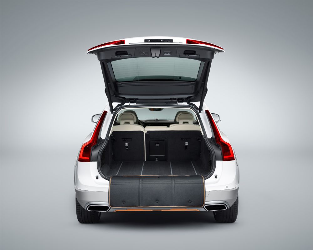 Volvo V90 Cross Country Volvo Ocean Race boot