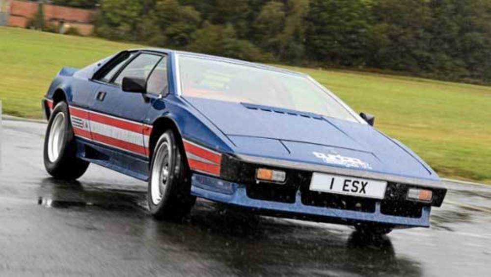 6 Lotus-Essex-Esprit-Turbo