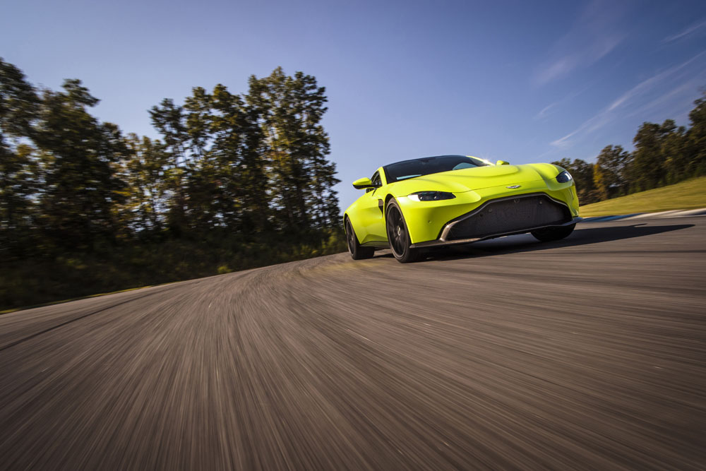 Aston Martin Vantage_Lime Essence_01