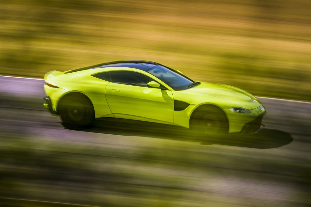 Aston Martin Vantage_Lime Essence_05