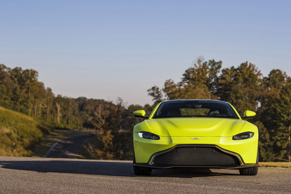 Aston Martin Vantage_Lime Essence_08