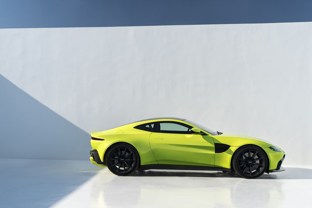 Aston Martin Vantage_Lime Essence_09