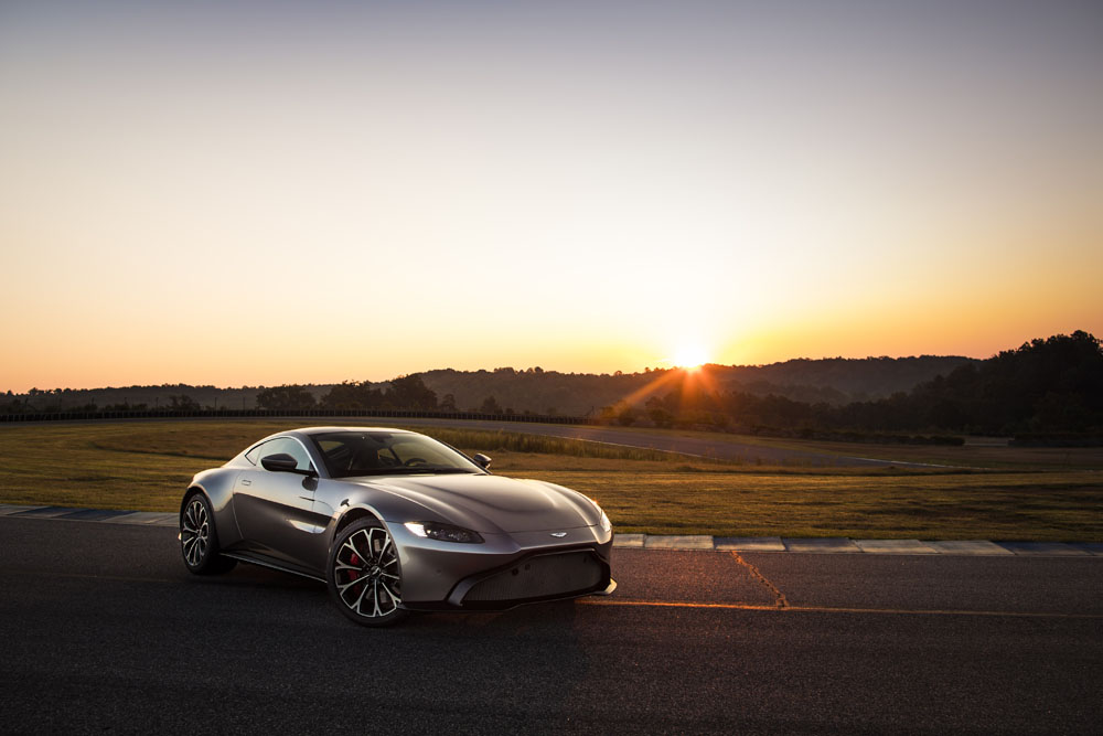 Aston Martin Vantage_Tungsten Silver_09