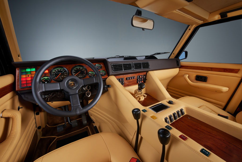 Lamborghini-LM002-cabin-1-1024×683