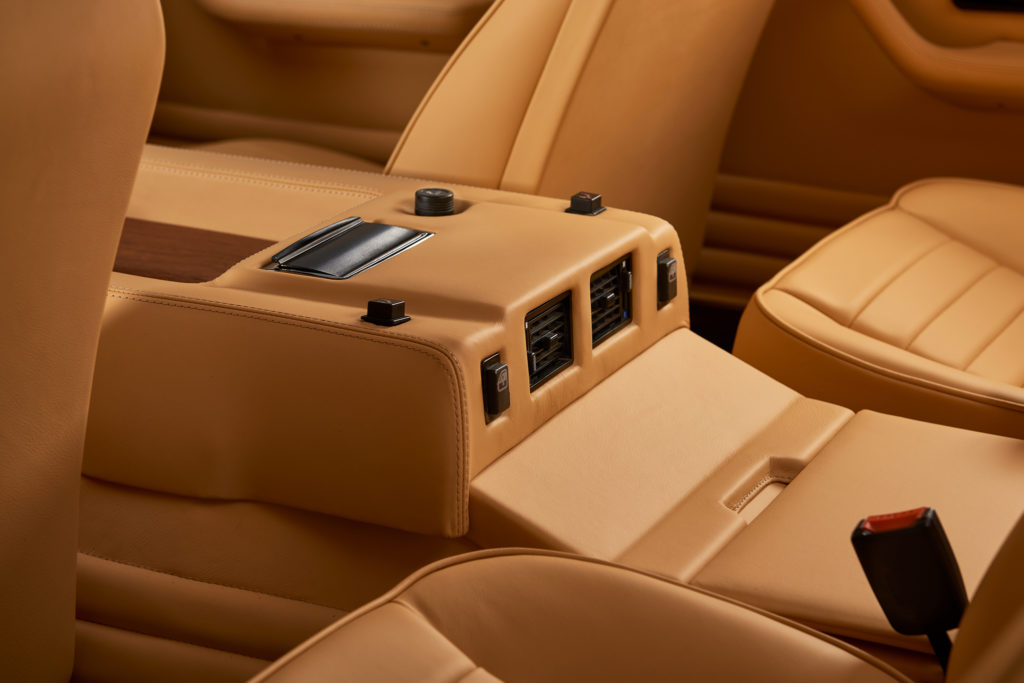 Lamborghini-LM002-rear-interior-1024×683