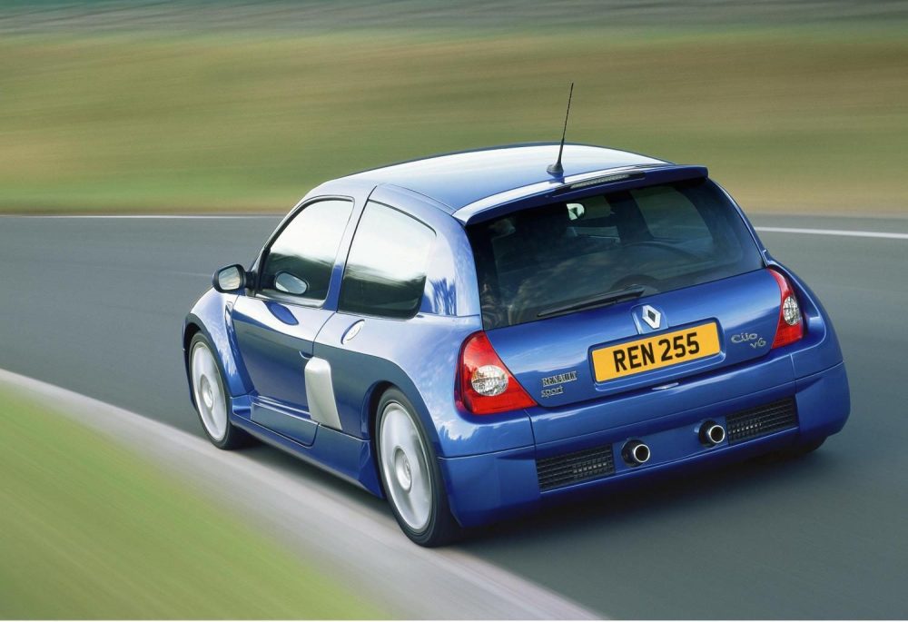 RENAULT CLIO V6