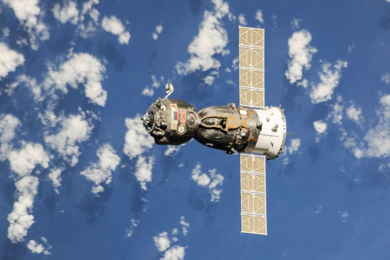 Soyuz_TMA-08M_departs_from_the_ISS_3