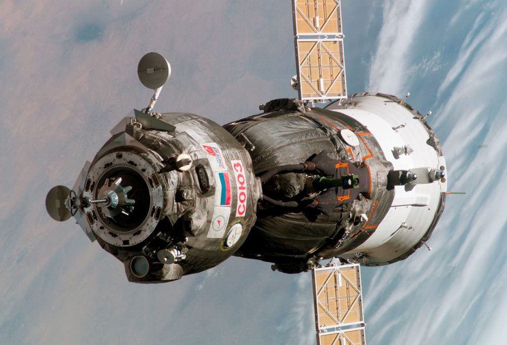 Soyuz_TMA-6_spacecraft