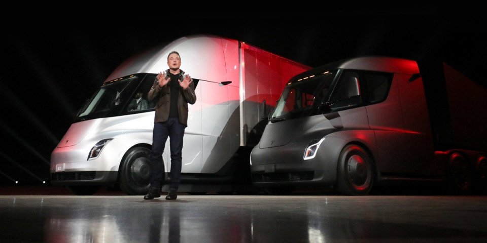 Tesla-pick-up-2-960×600