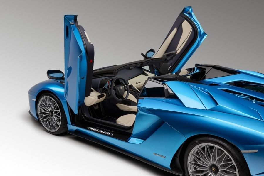 11-aventador-S-roadster-960×600