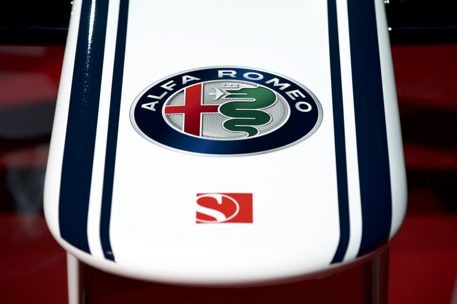 171202_Alfa-Romeo_Team-F1_14-960×600