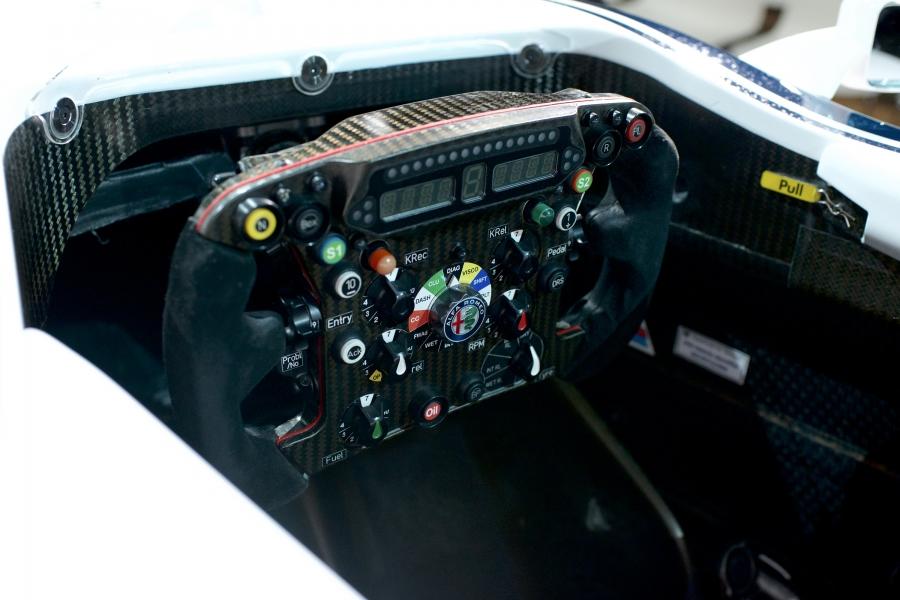171202_Alfa-Romeo_Team-F1_17-960×600