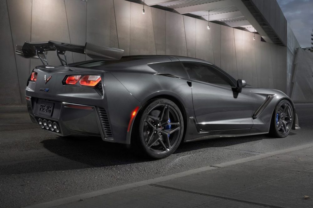 2019-chevrolet-corvette-ZR1-rear-three-quarter-high-wing-1024×680