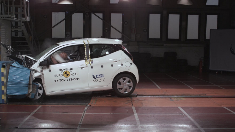 6 Toyota-Aygo-Ncap-960×600