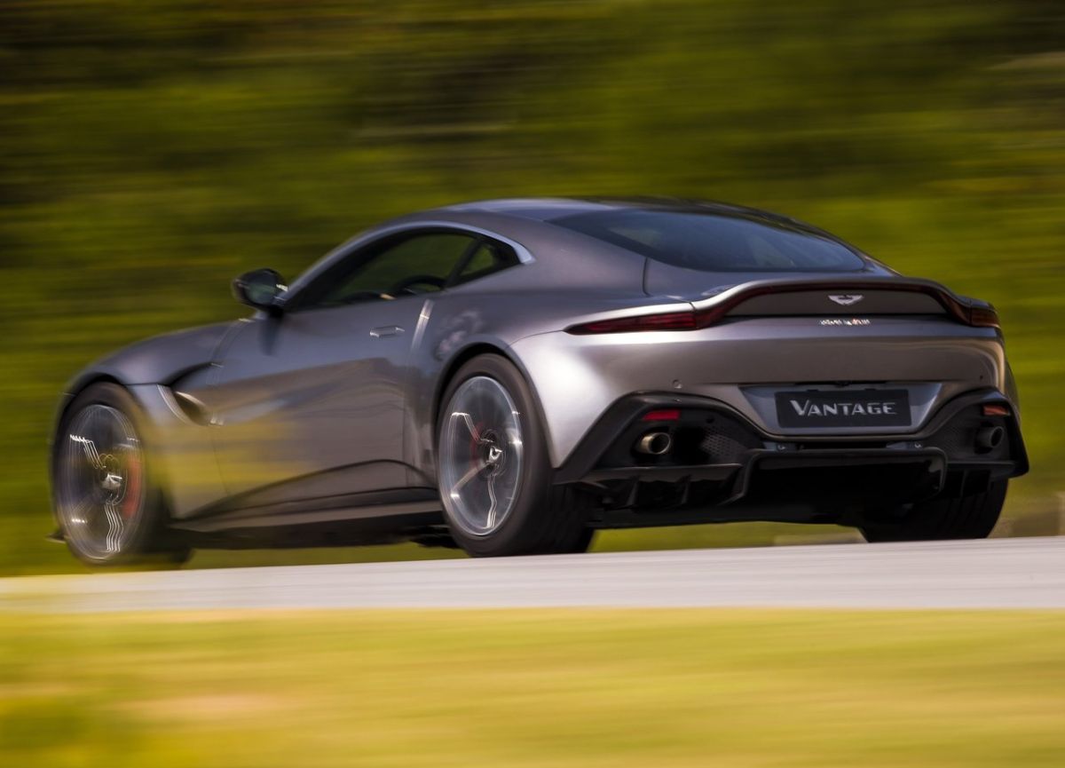 Aston_Martin-Vantage-2019-1280-11