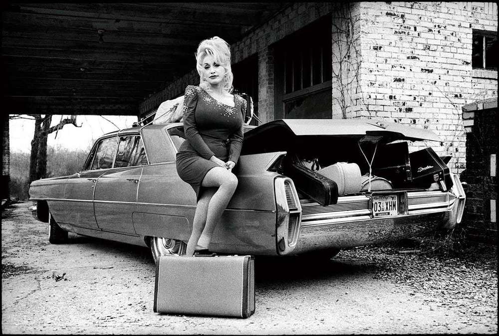 Dolly-Parton-Cadillac-De-Villa-1