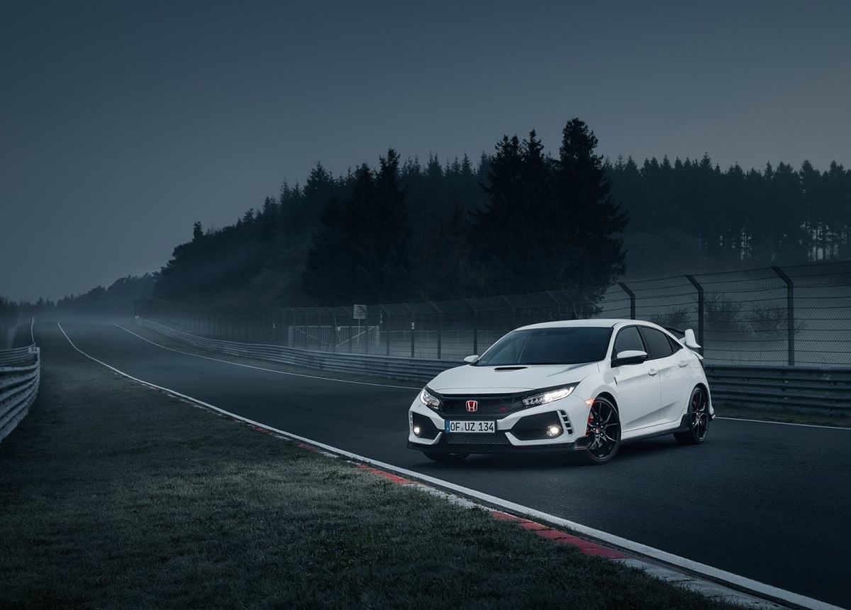 Honda-Civic_Type_R-2018-1600-0a