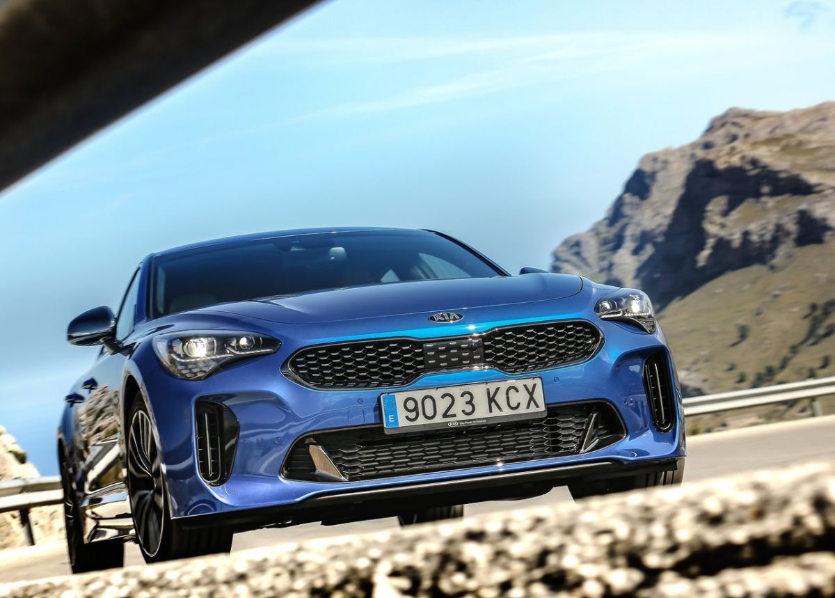 Kia-Stinger-2018-1280-13