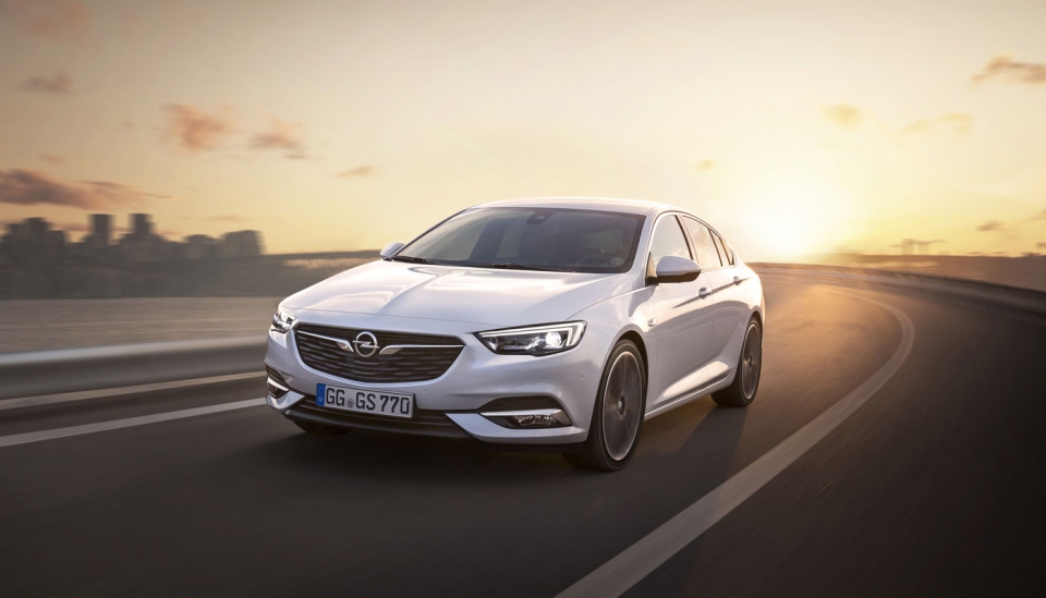 Opel-Insignia-Grand-Sport-304399-960×600