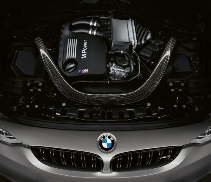 P90283545_highRes_the-bmw-m3-cs-960×600