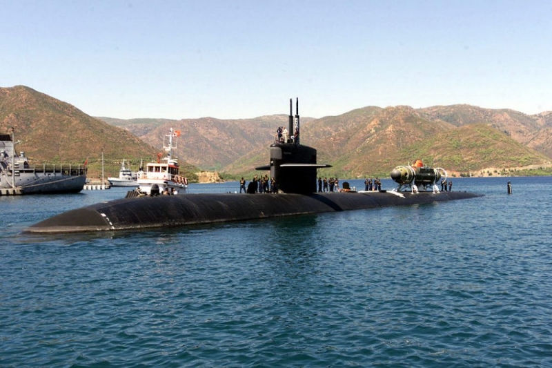 USS_Dallas_(SSN-700)_in_Turkey_in_2000.jpeg
