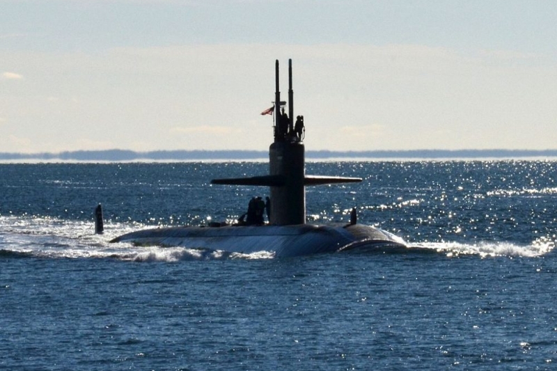 USS_Dallas_(SSN-700)_returning_to_Groton_after_final_deployment_in_2013