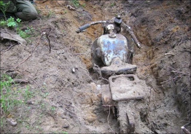 a-wwii-treasure-buried-in-the-forest-photo-gallery_5