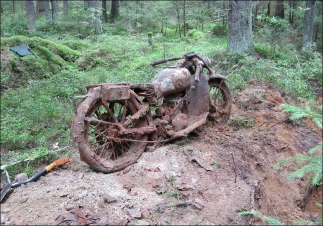 a-wwii-treasure-buried-in-the-forest-photo-gallery_7