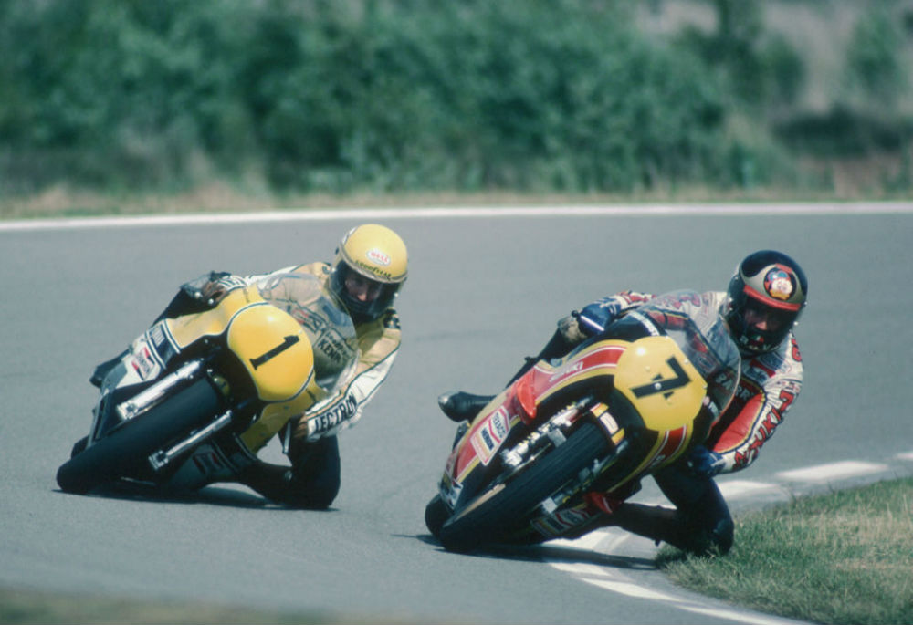 barry-sheene-vs-kenny-roberts-3