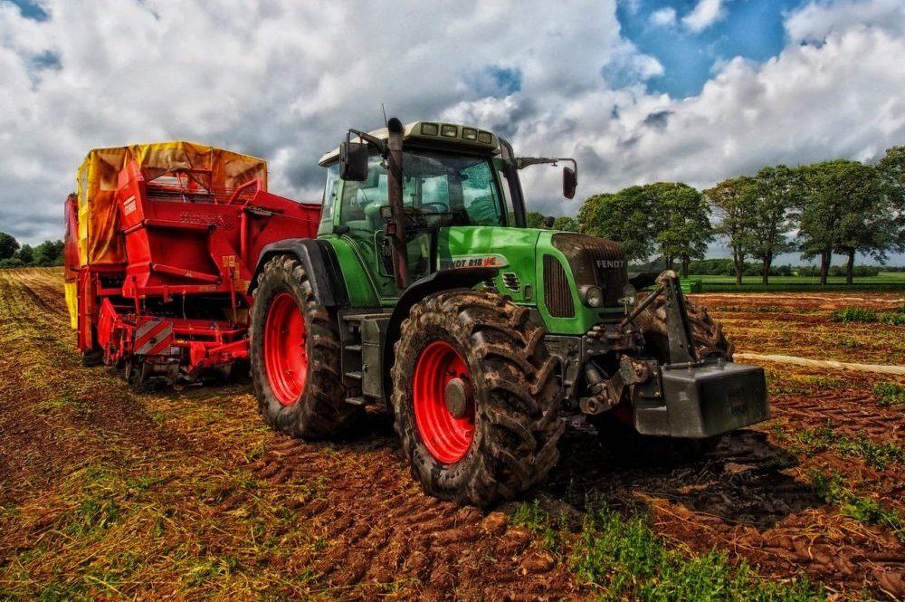 tractor-grain-mixer-rural-denmark-53622