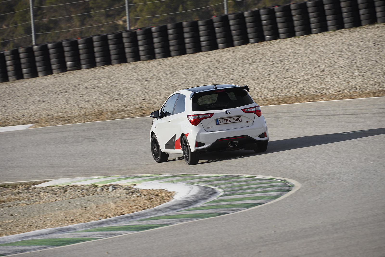 160_Yaris_GRMN_dynamic_track