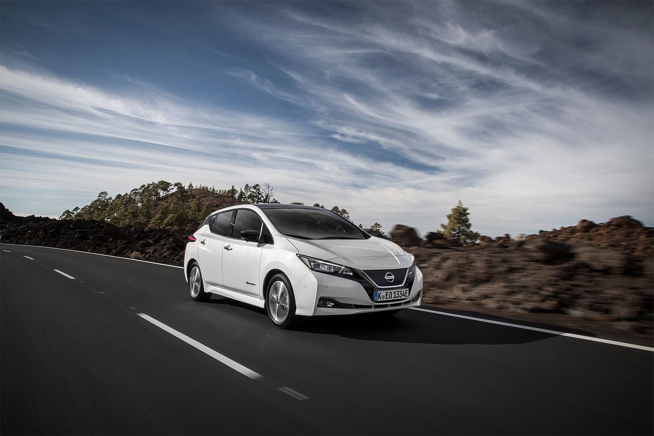 426214054_The_new_Nissan_LEAF_the_world_s_best_selling_zero_emissions_electric