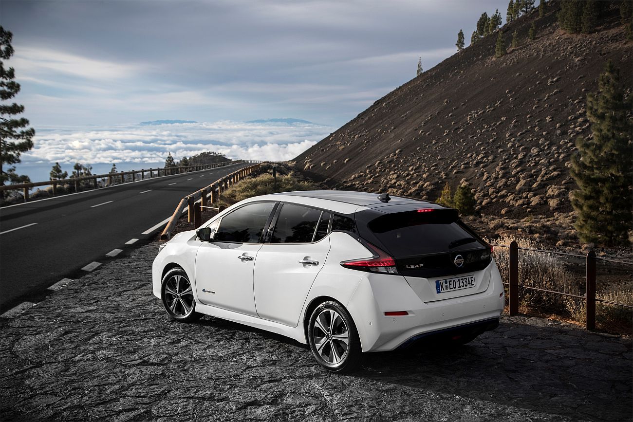 426214095_The_new_Nissan_LEAF_the_world_s_best_selling_zero_emissions_electric
