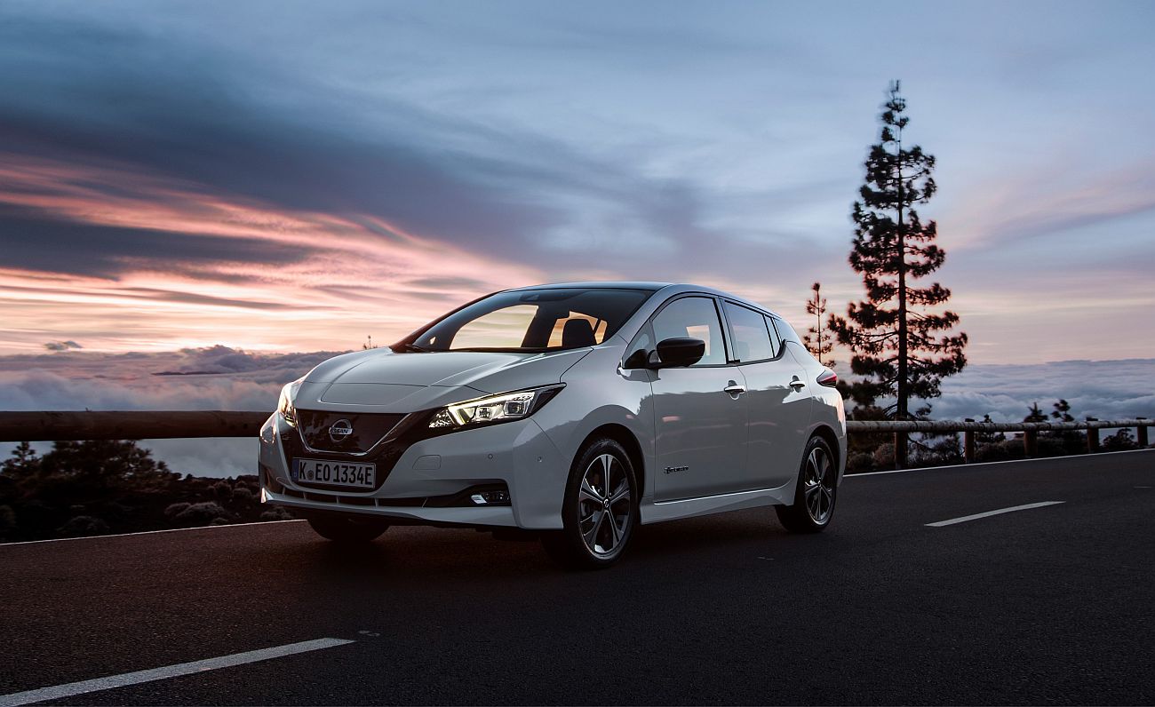 426214097_The_new_Nissan_LEAF_the_world_s_best_selling_zero_emissions_electric