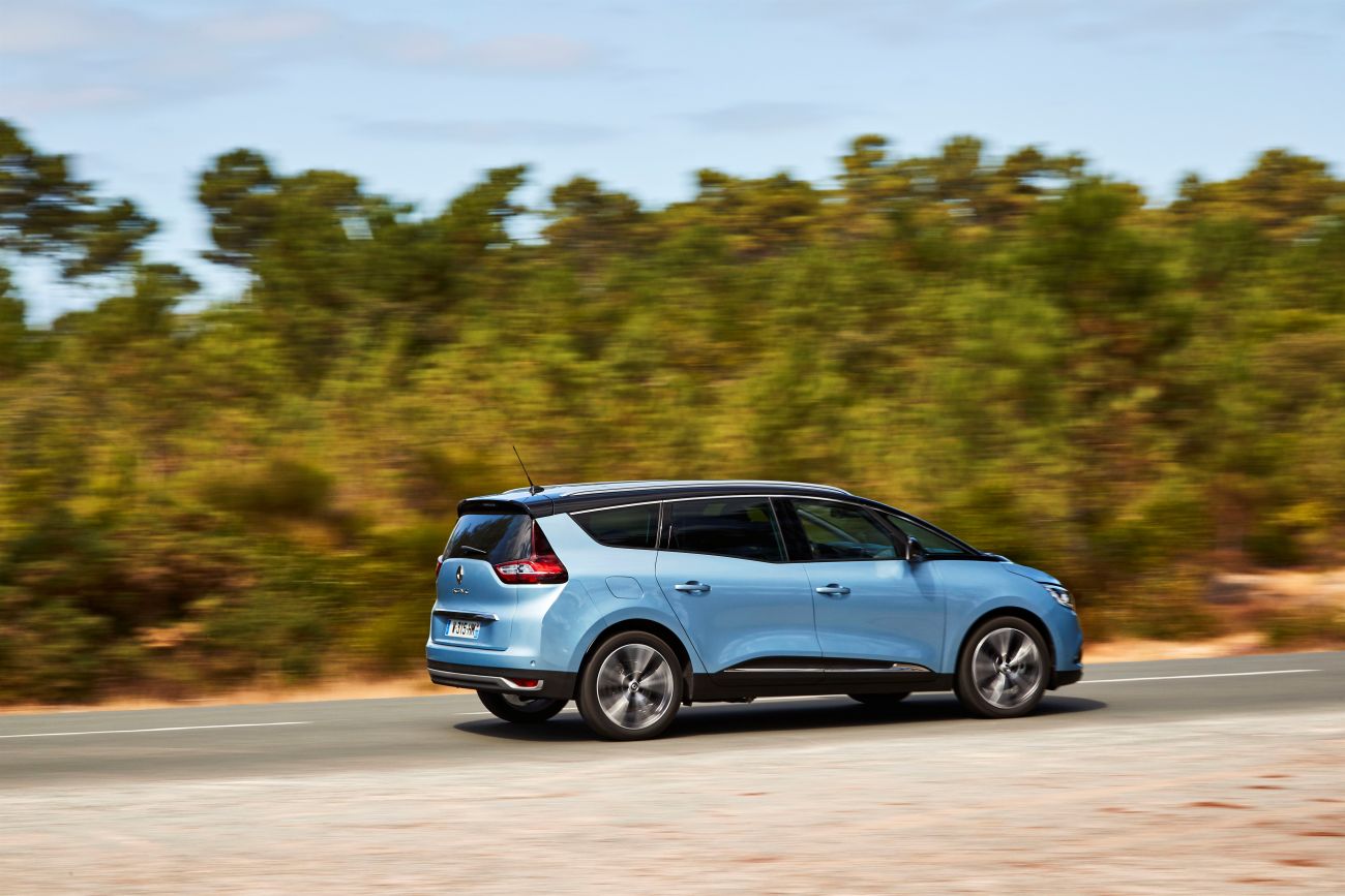 81453_2016_Drive_tests_New_Renault_GRAND_SCENIC_in_the_Bordeaux_region