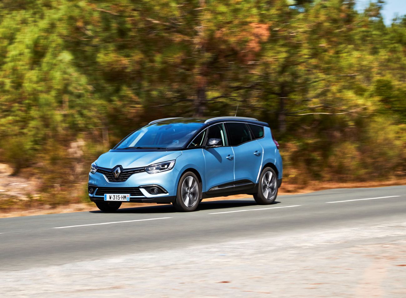 81456_2016_Drive_tests_New_Renault_GRAND_SCENIC_in_the_Bordeaux_region