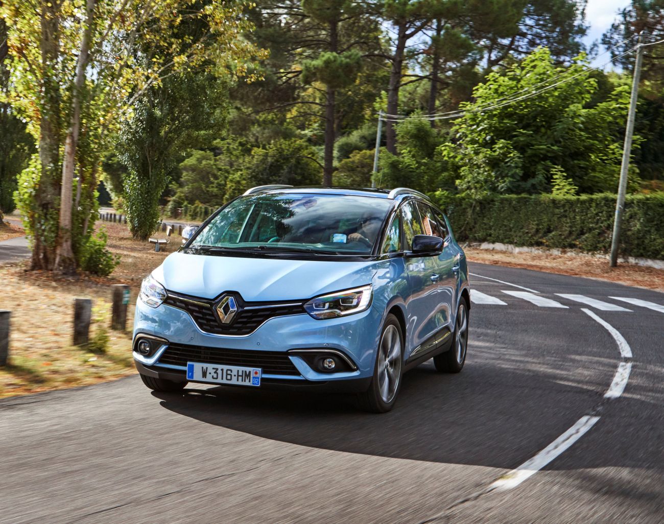 81458_2016_Drive_tests_New_Renault_GRAND_SCENIC_in_the_Bordeaux_region