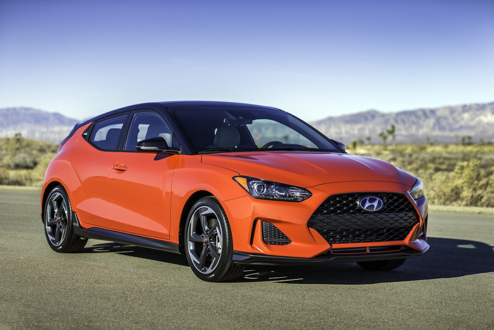 Hyundai Veloster 2018 (37)