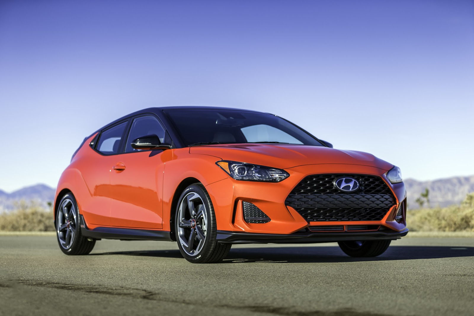 Hyundai Veloster 2018 (38)