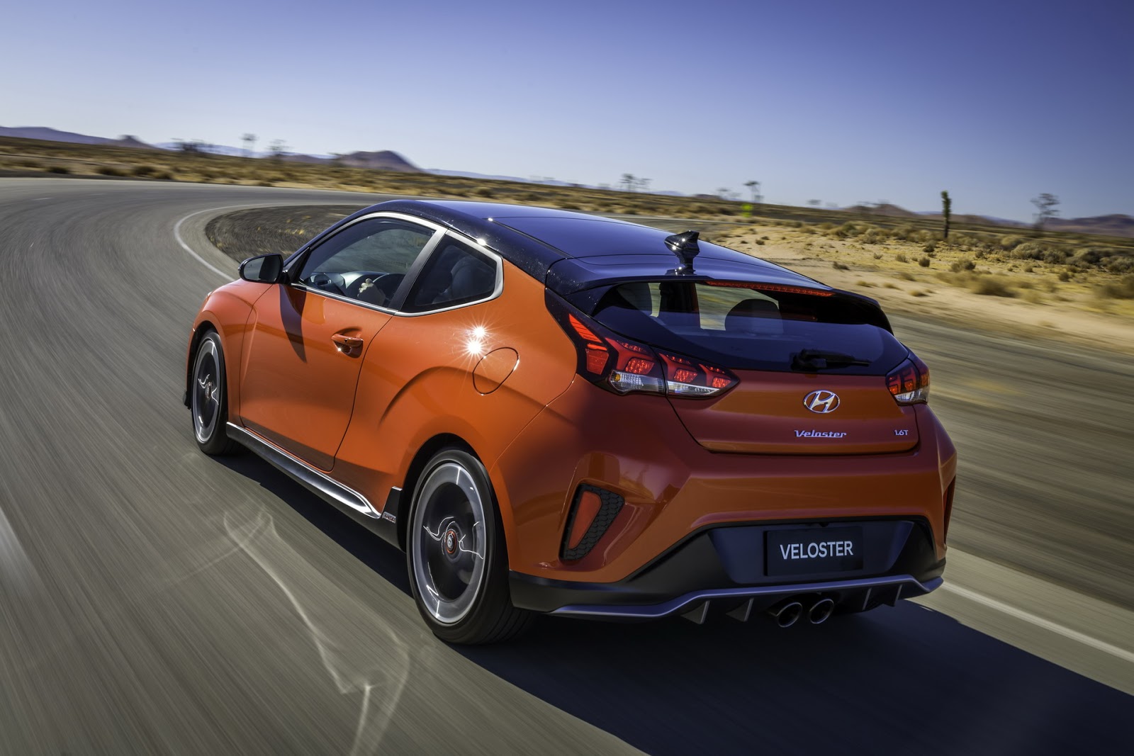 Hyundai Veloster 2018 (55)