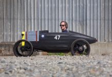 Como disfarçar um kart elétrico na forma de um carro antigo