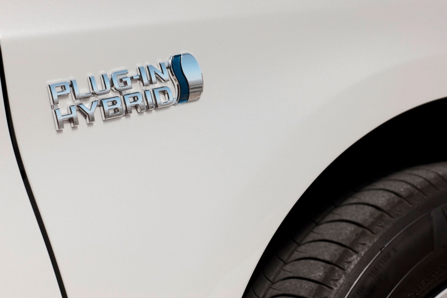 PRIUS_PLUG-IN_HYBRID_DET_04_2012-960×600