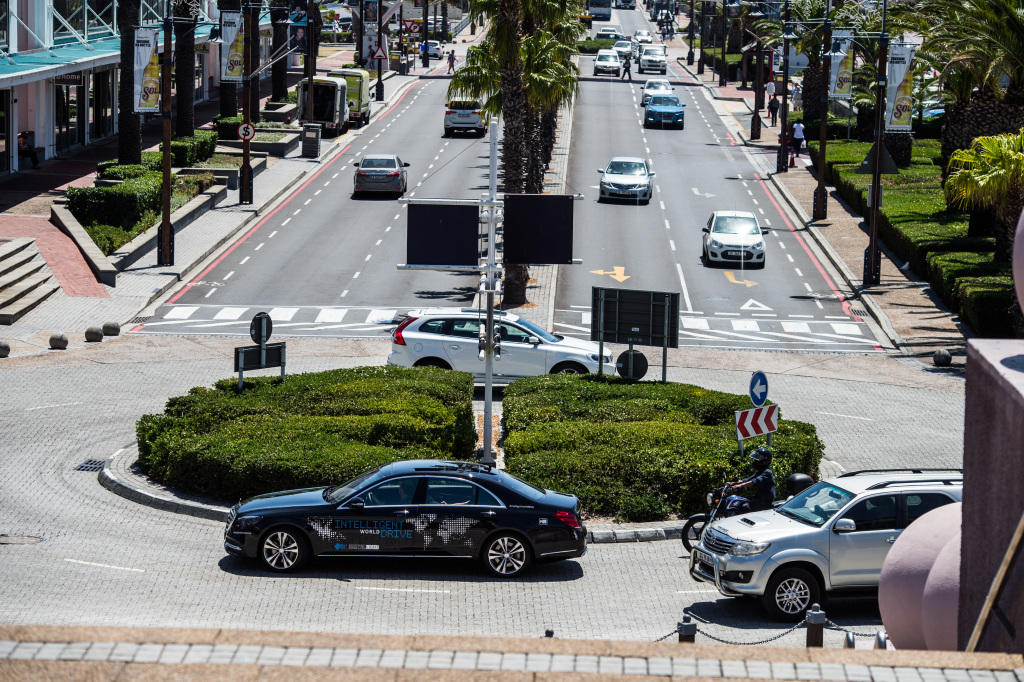 Vierte Etappe des Intelligent World Drive: Auf dem Weg zum autonomen Fahren: Mercedes-Benz auf automatisierter Testfahrt in Südafrika