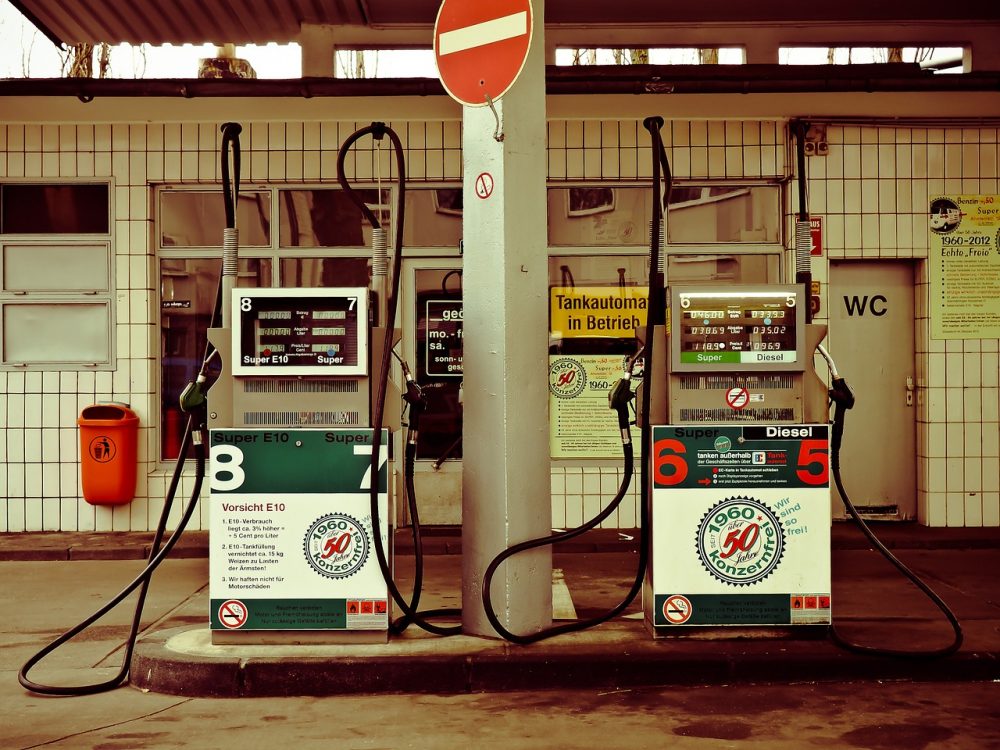 petrol-stations-1275484_1280