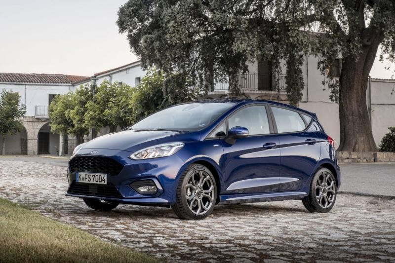 2017_Ford_Fiesta_ST-Line_Deep_Impact_Blue_001