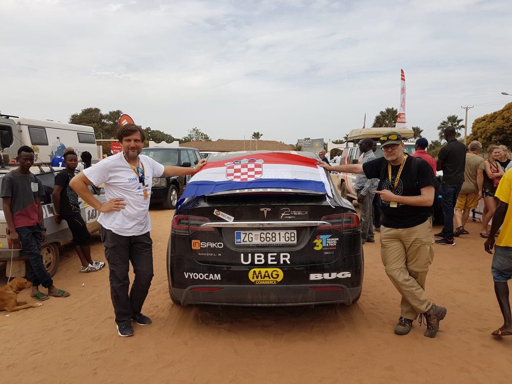 27355874_1543720149080220_8941947536838875278_o